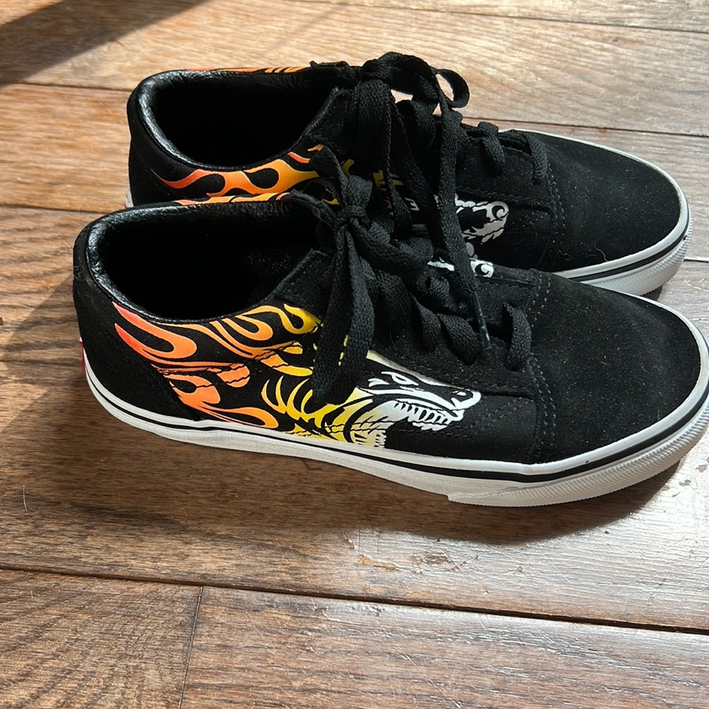 NWOT Vans black with flame